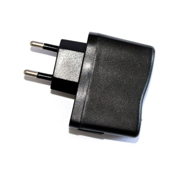 Адаптер за зарядно USB 220V Адаптер за зарядно USB 220V